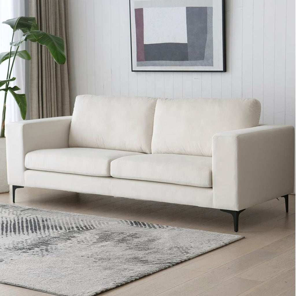 Moderne 2-seter sofa i kremhvit tekstil